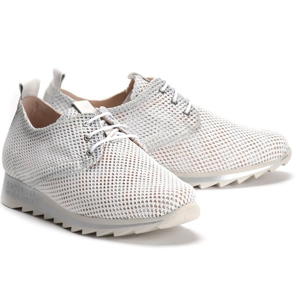 HISPANITAS SASSOON Flat breathable textile mesh lace up sneaker 39 or 8